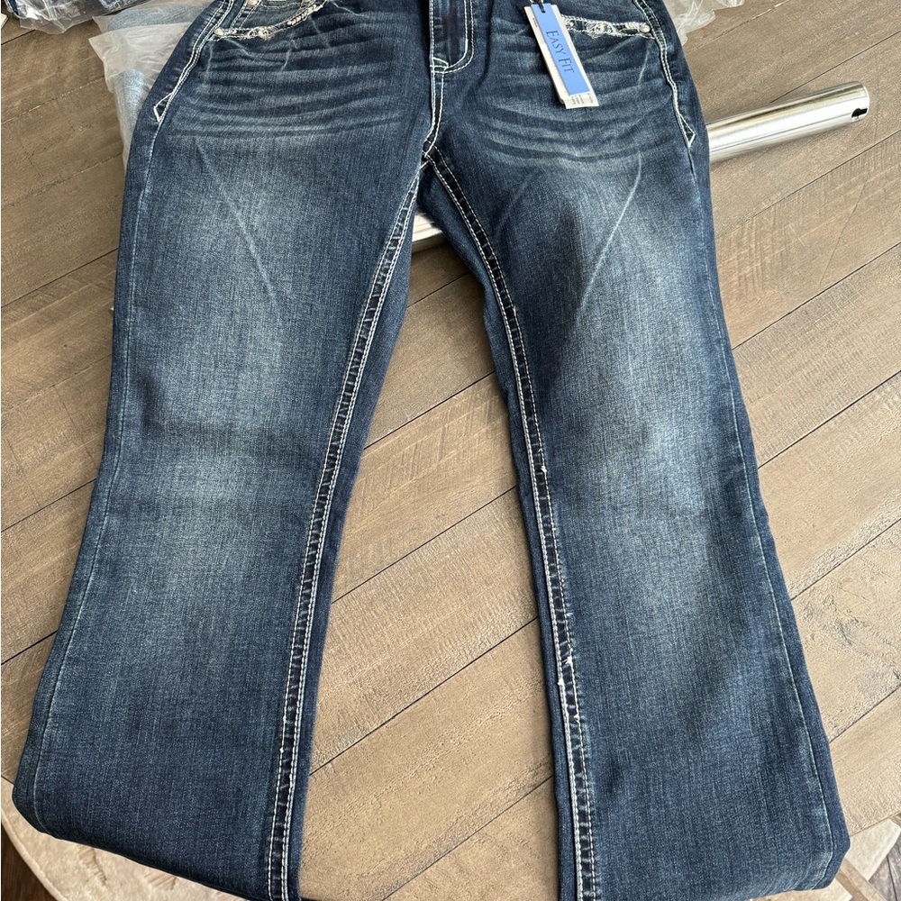 Grace in LA Jeans - Picture 3 of 9